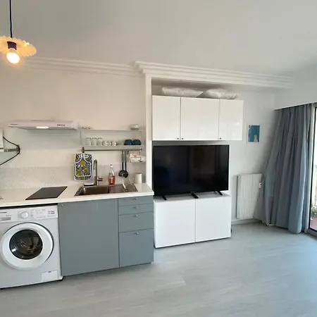 06at1 - Cosy Seaside In An Ideal Location 앙티브